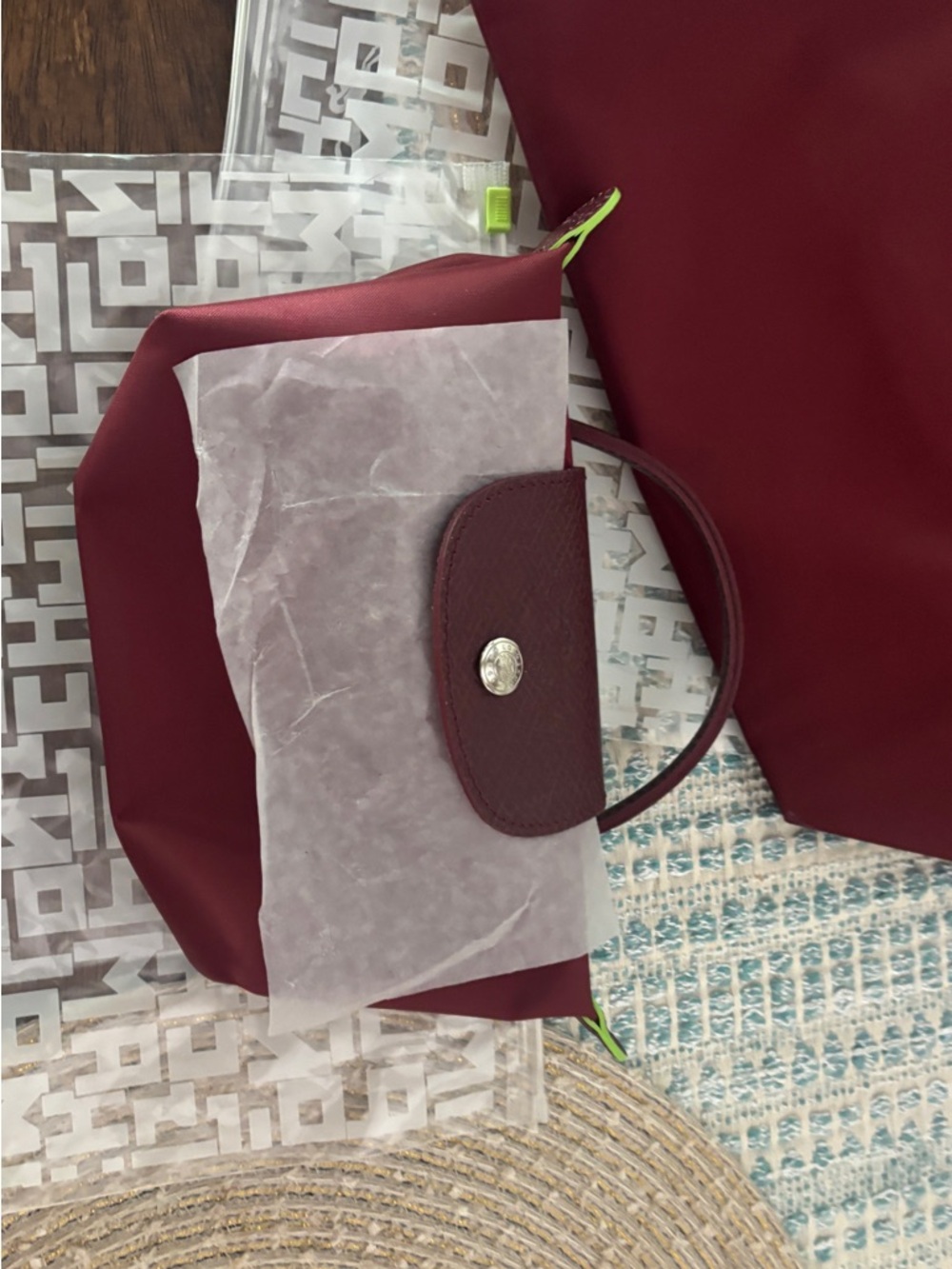 Longchamp burgundy tote with lime trim size large (comes with a mini as bonus) - Picture 9 of 14